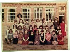 Klasfoto juffrouw Lydia De Paepe meisjes Sinaai 1980 - 1981