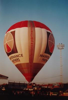 De ballon van Marc Verelst stijgt op in Beveren