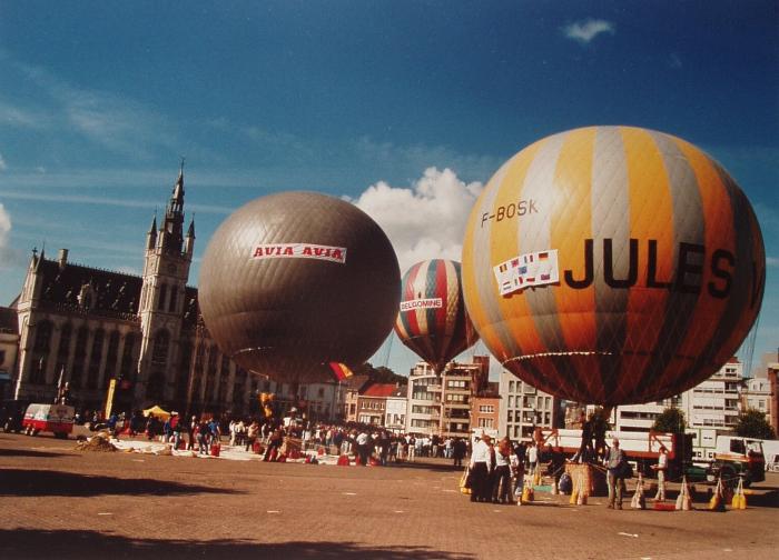 Gasballons tijdens de Vredefeesten van 1997